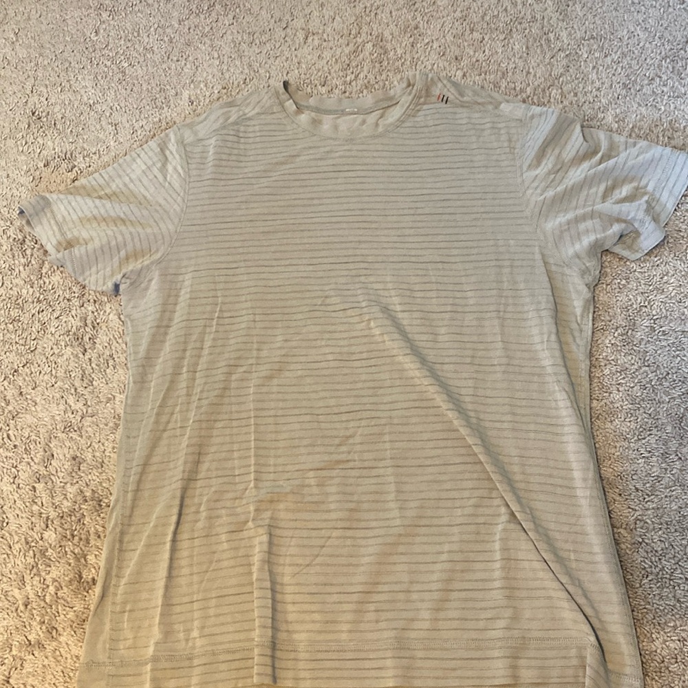 Men’s Lululemon striped tan t-shirt size medium